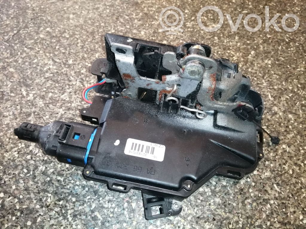 Volkswagen Touran I Priekšpusē slēdzene 