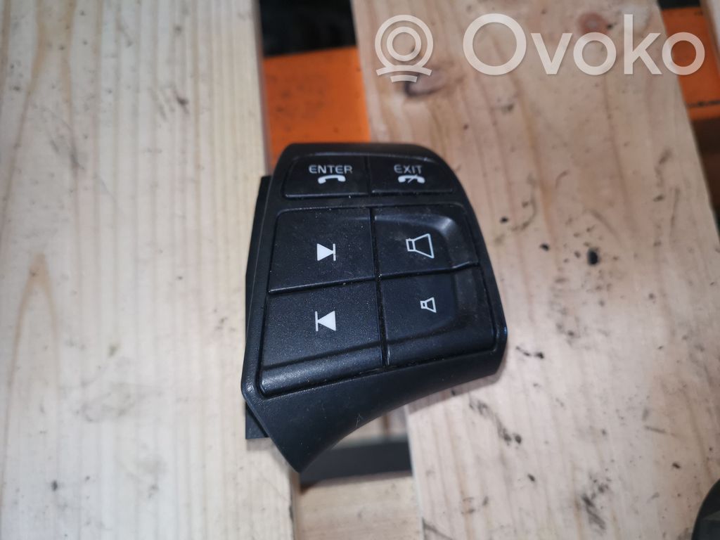 Volvo S40 Steering wheel buttons/switches 