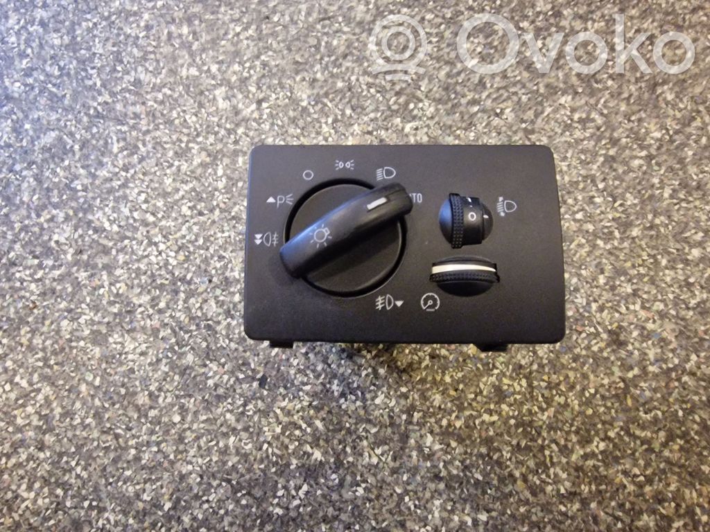 Ford C-MAX I Light switch 