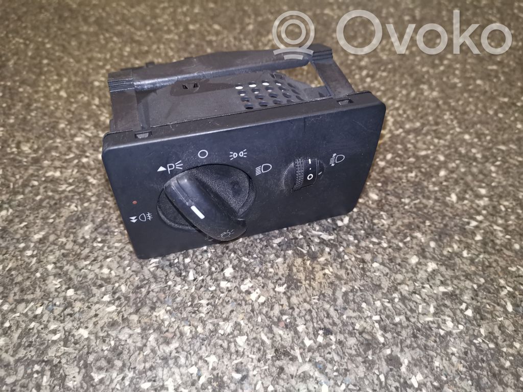 Ford Focus Light switch 