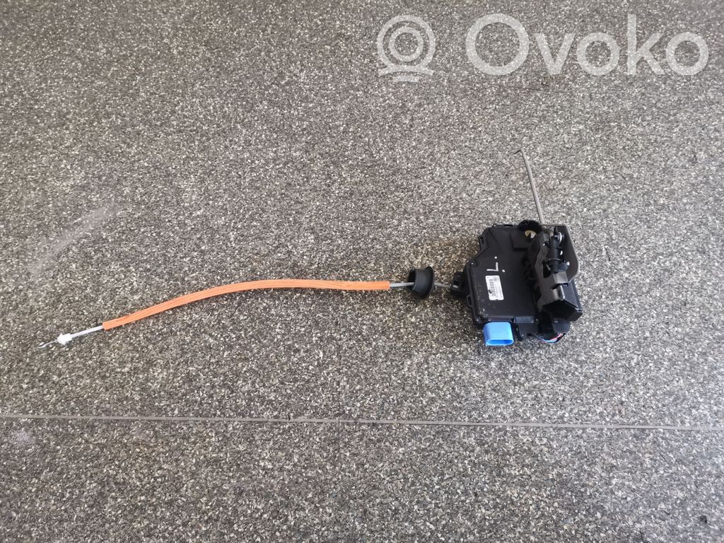 Audi A3 S3 8P Priekšpusē slēdzene 