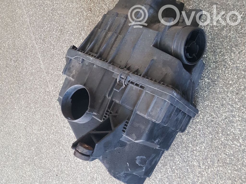 Volkswagen Multivan T5 Obudowa filtra powietrza 