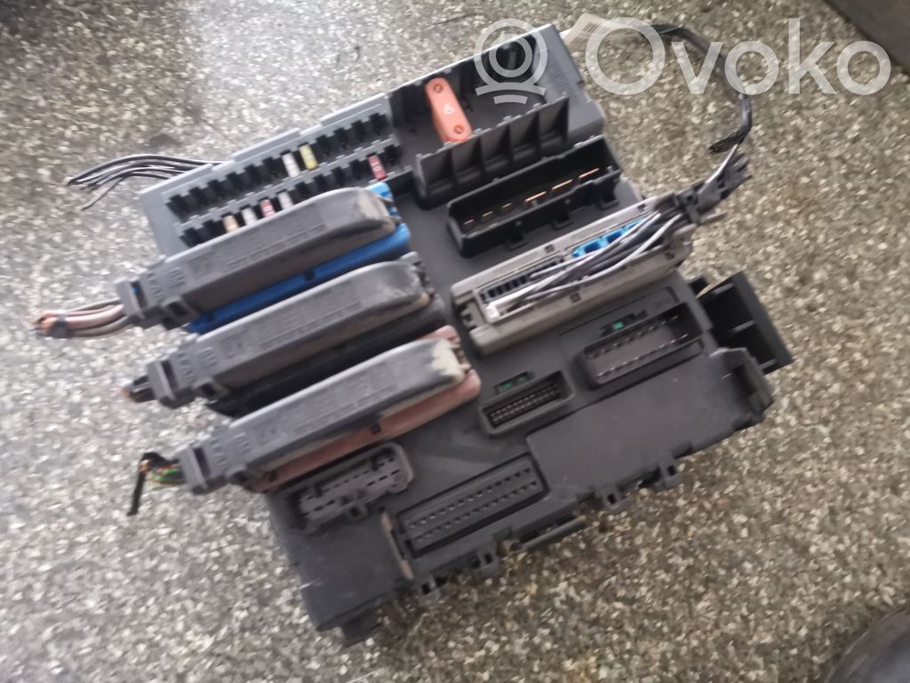Opel Vectra C Fuse module 