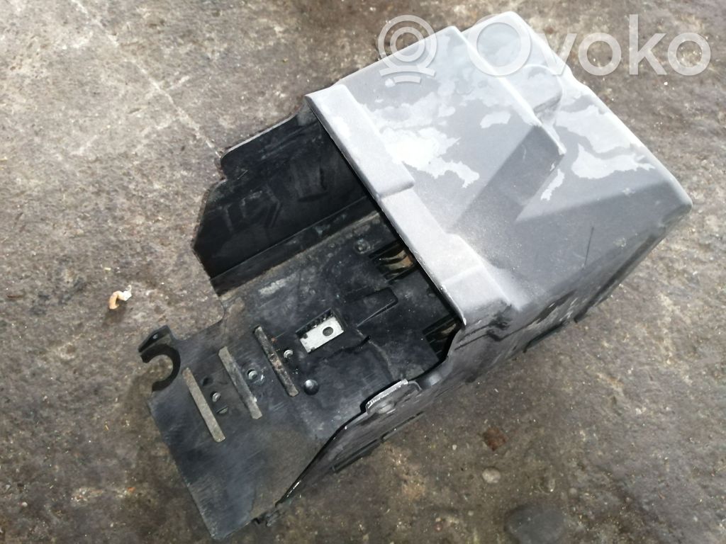 Ford Mondeo MK IV Batteriekasten 