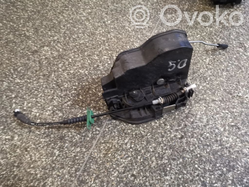 Rear door lock   7167076