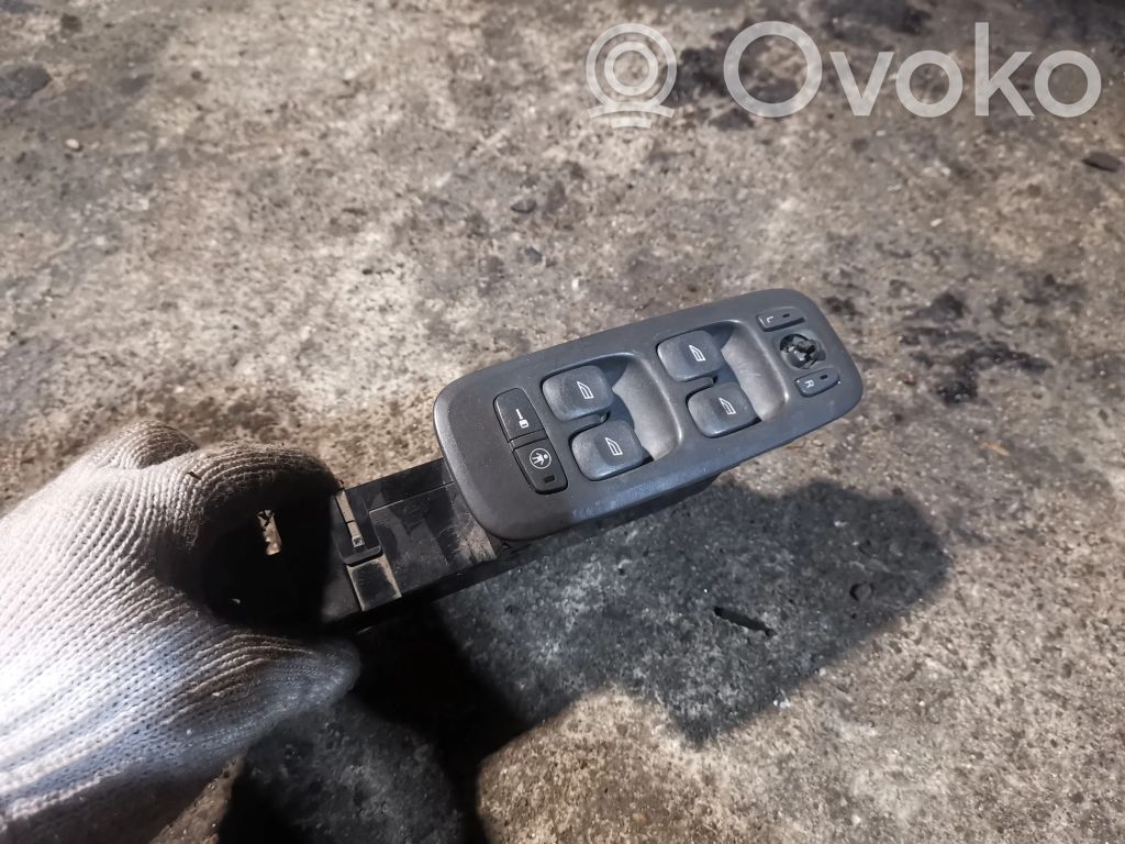 Electric window control switch   9452959