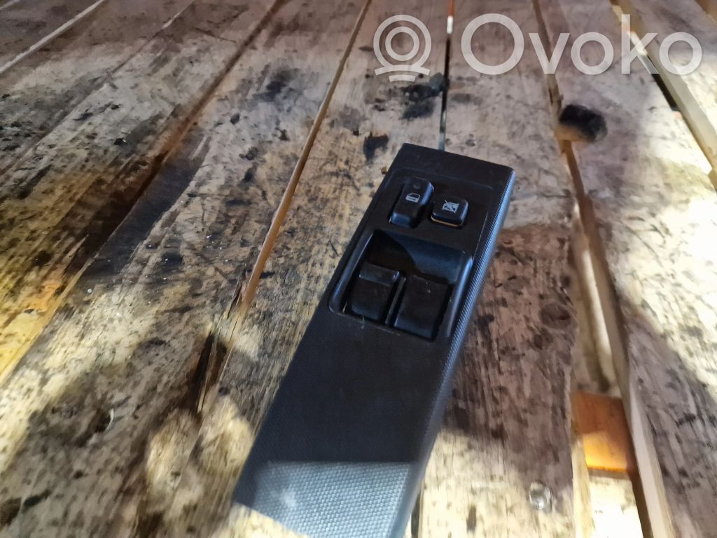 Toyota Corolla Verso AR10 Electric window control switch 