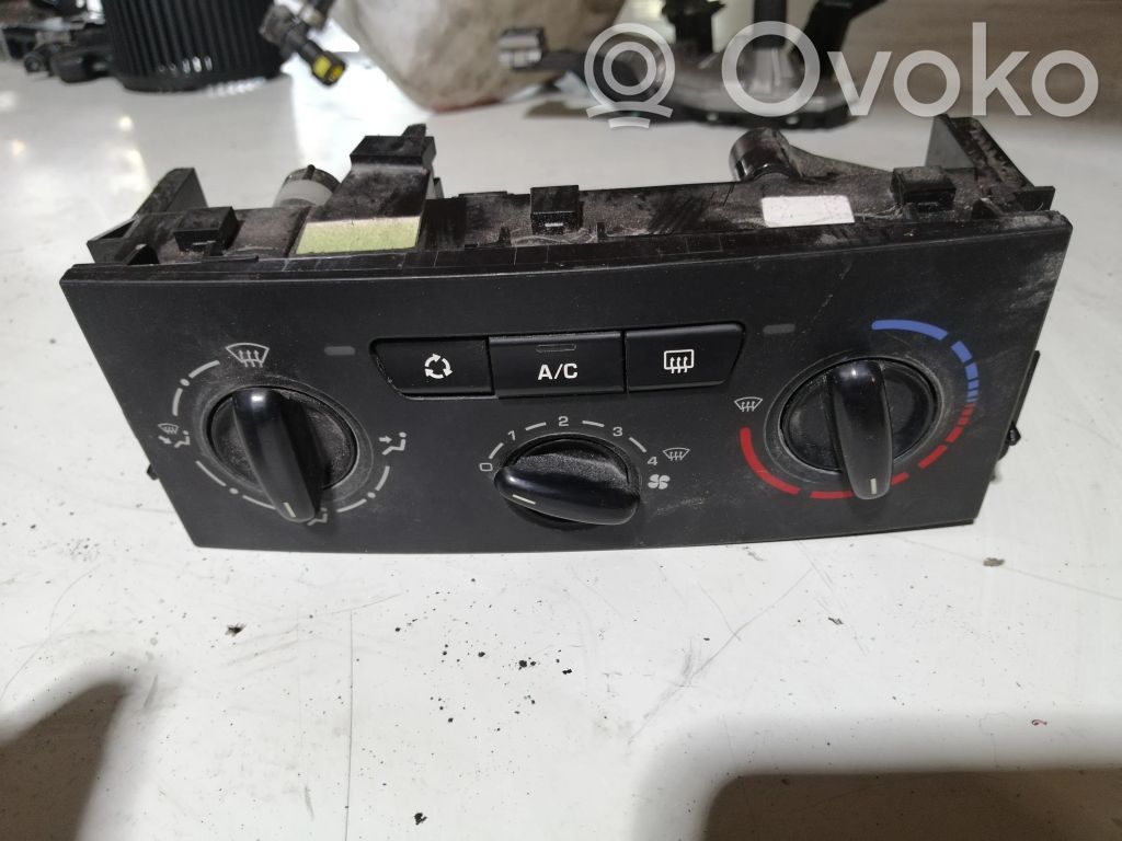 Peugeot 207 Climate control unit 