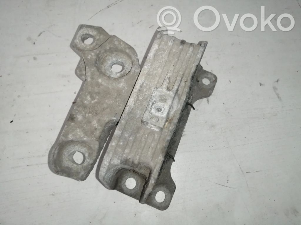 Renault Master III Engine mount bracket 