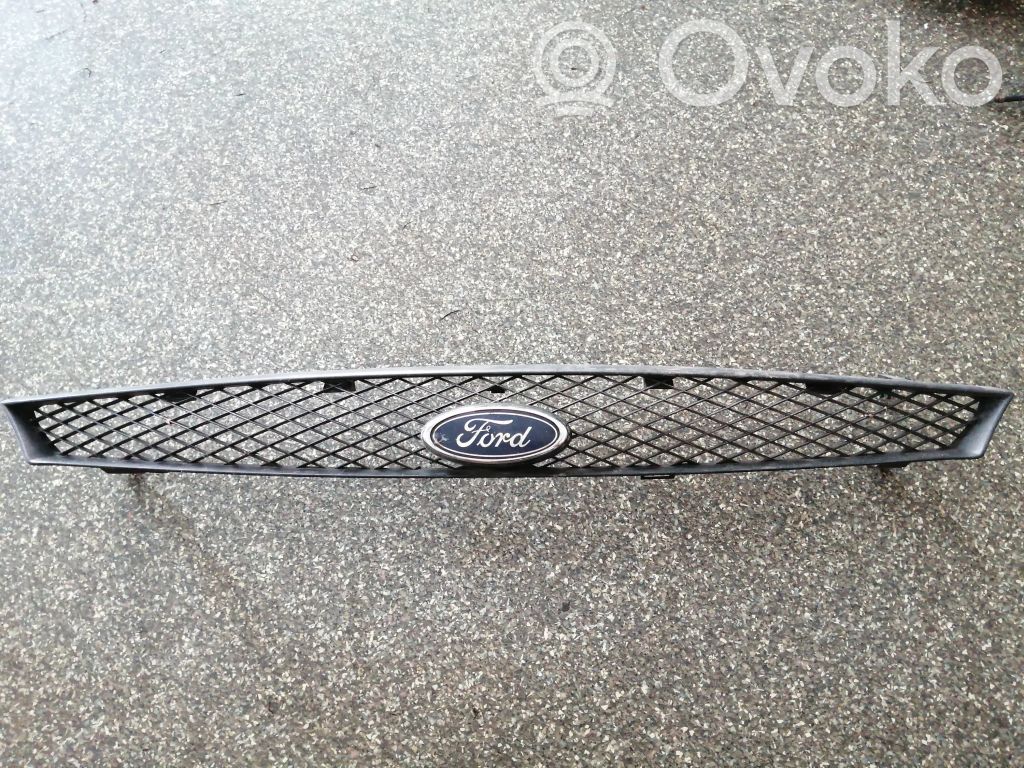 Ford Focus Front bumper upper radiator grill 