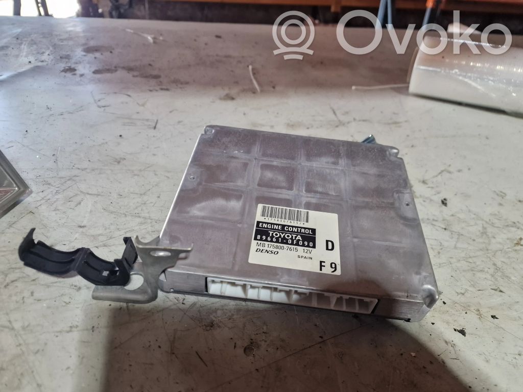 Toyota Corolla Verso AR10 Engine control unit/module 