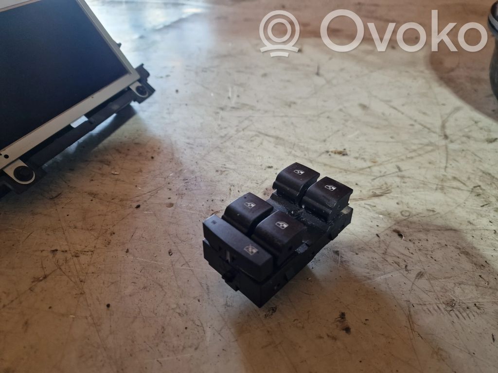 Buick Encore I Electric window control switch 
