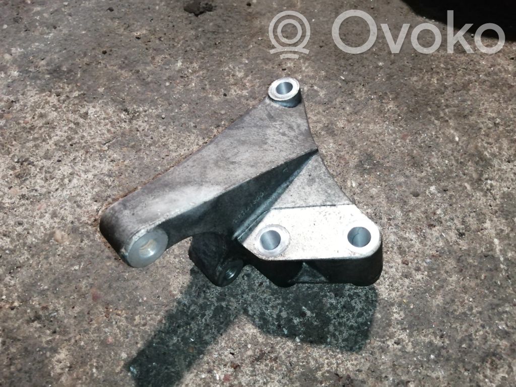 Buick Encore I Engine mounting bracket 