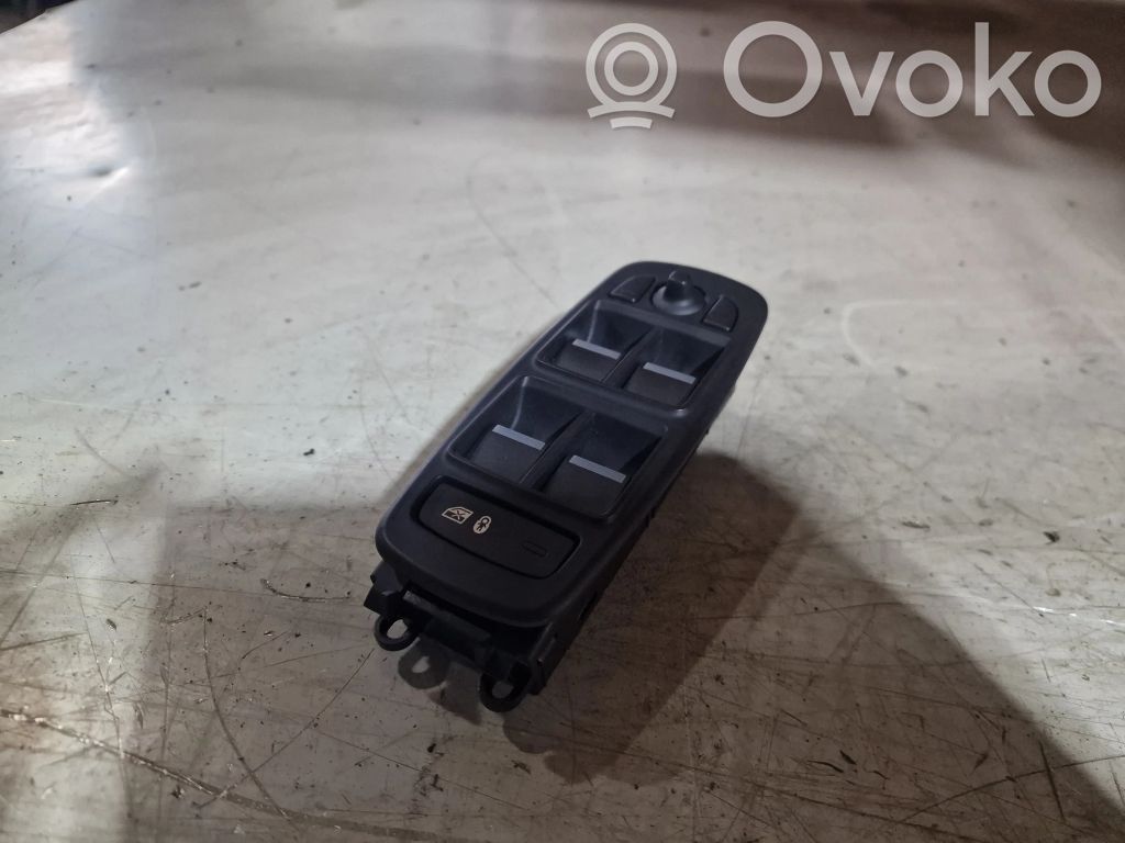 Jaguar XE Electric window control switch 