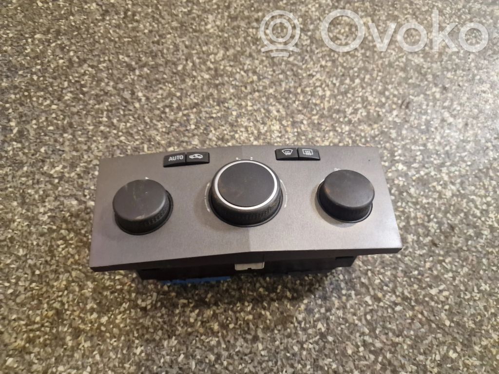 Opel Zafira B Climate control unit 