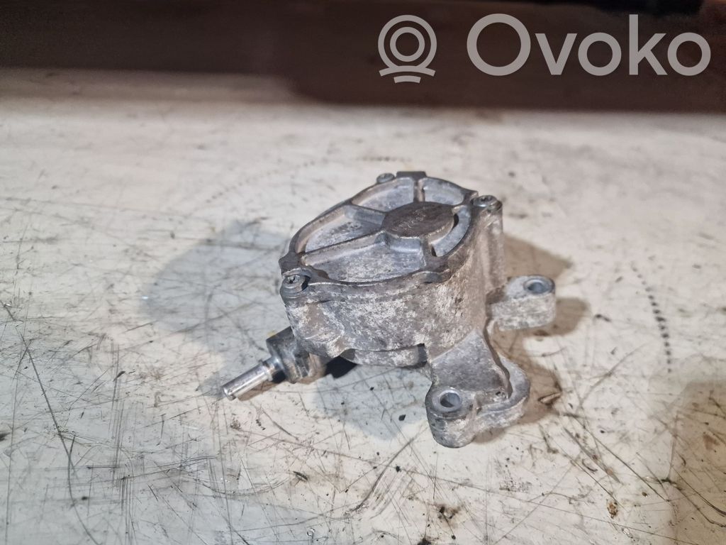 Ford Mondeo MK IV Vacuum pump 