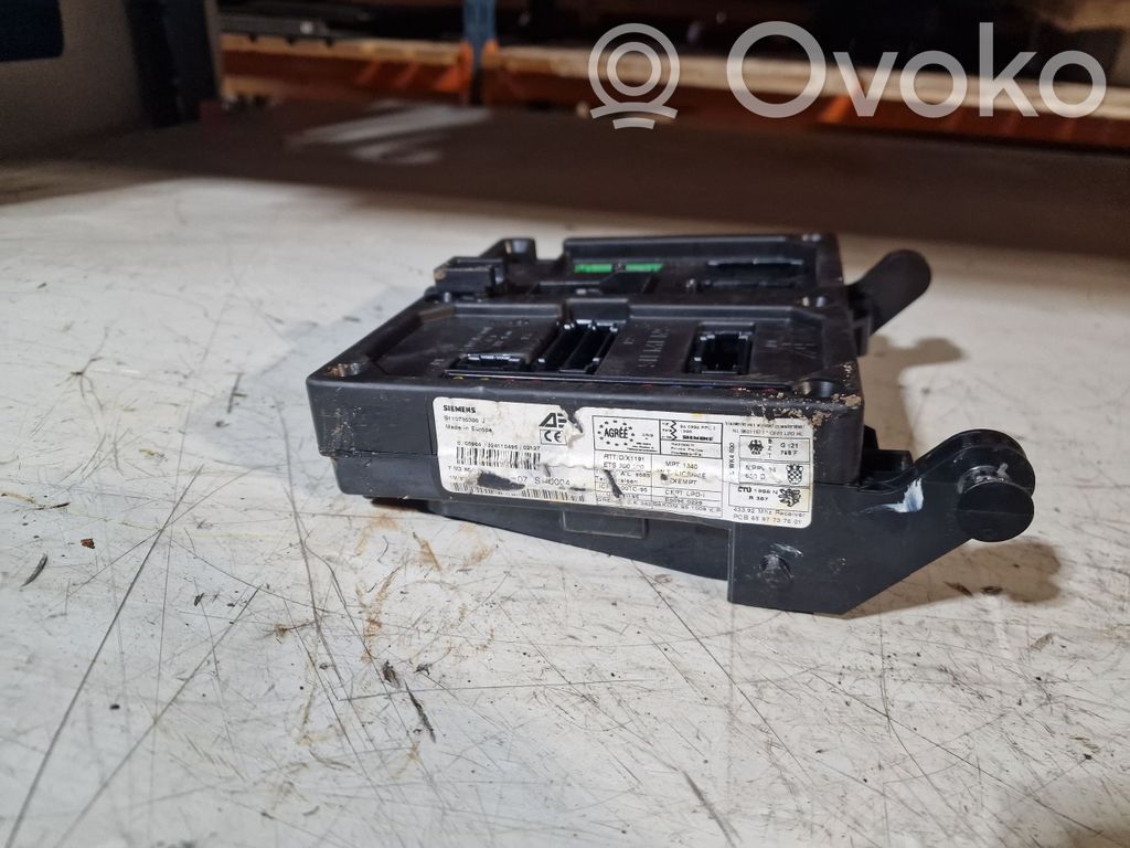 Ford Galaxy Fuse module 