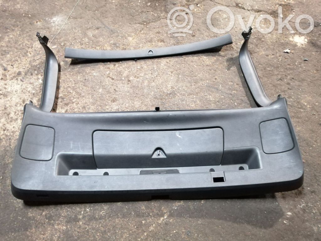 Audi Q7 4L Mască capotă portbagaj 