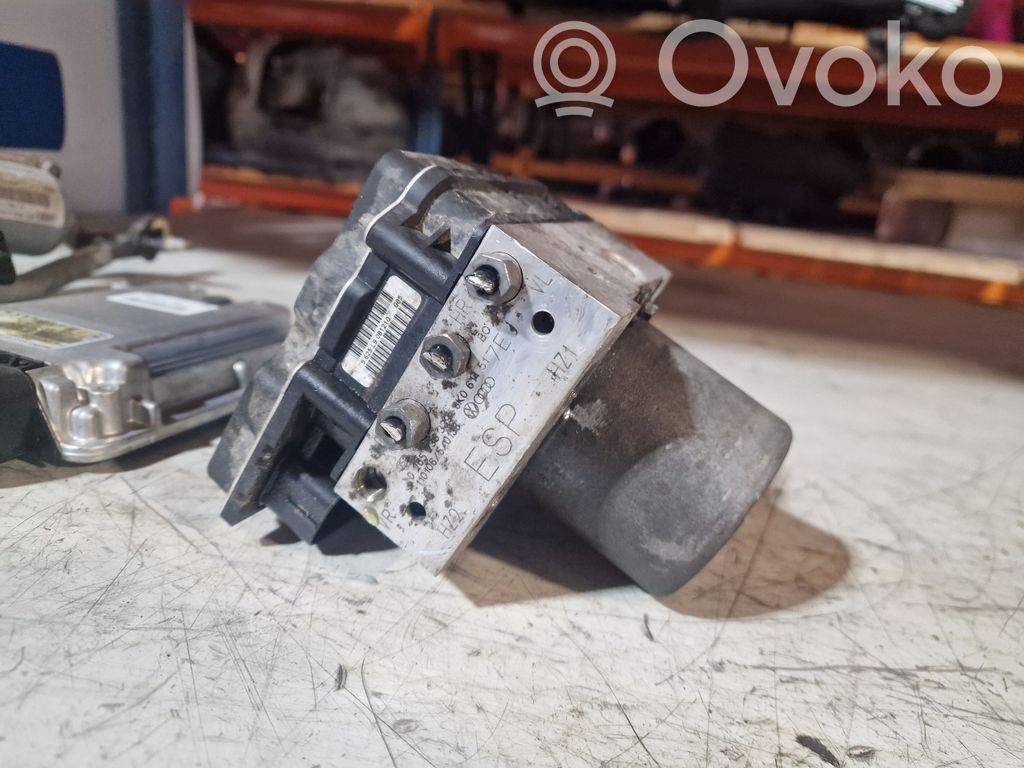 Audi A5 8T 8F ABS bloks 