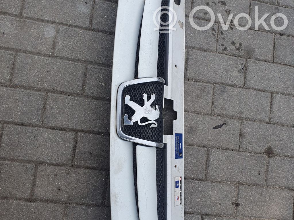 Peugeot Partner Grille calandre supérieure de pare-chocs avant 