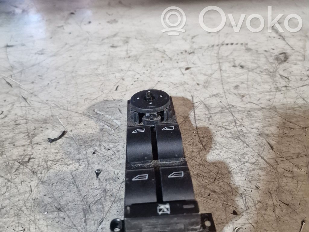 Ford Focus Electric window control switch 