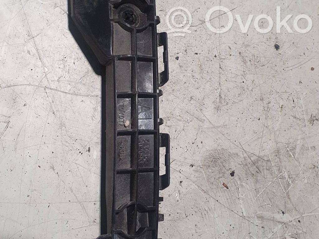 Toyota Auris E180 Galinis laikiklis bamperio 