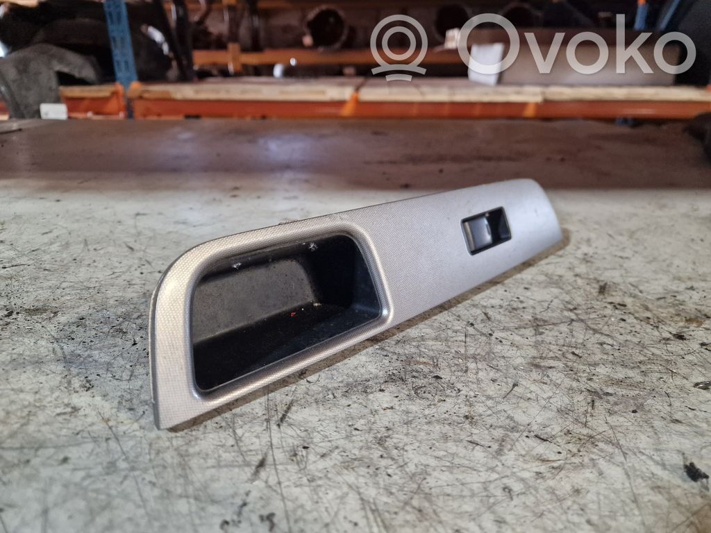 Nissan Tiida C11 Electric window control switch 