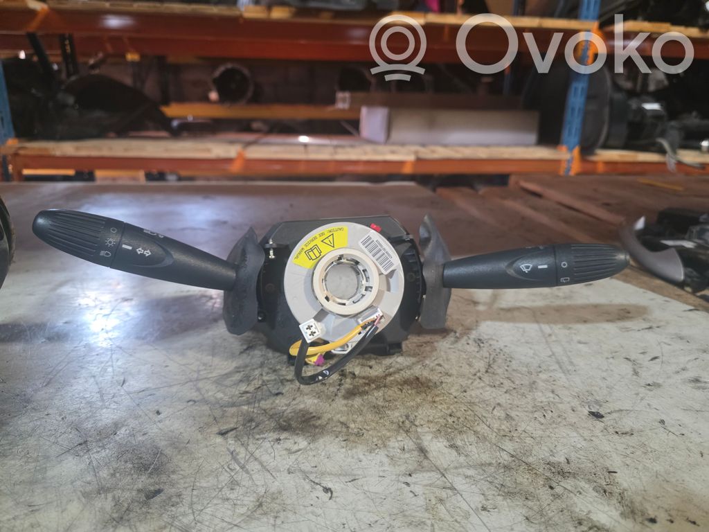 Ford Ka Commodo, commande essuie-glace/phare 