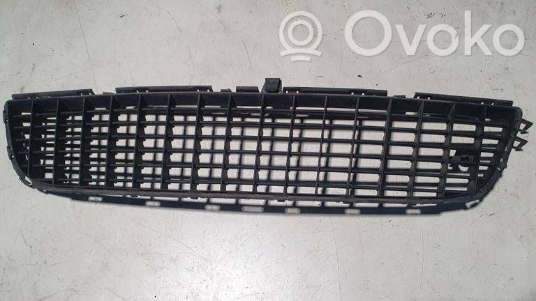 Opel Vectra C Rejilla inferior del parachoques delantero 