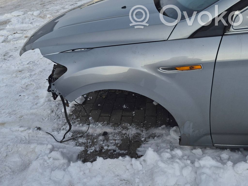 Ford Mondeo MK IV Sparnas 