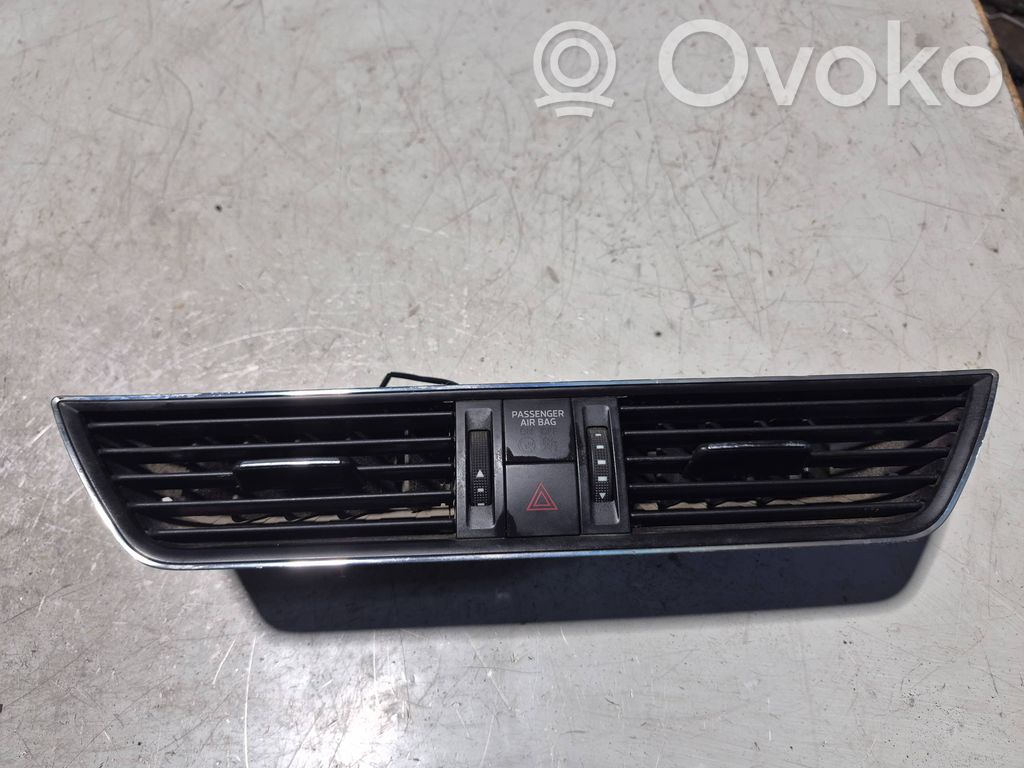 Skoda Superb B8 (3V) Dysze / Kratki środkowego nawiewu deski rozdzielczej 