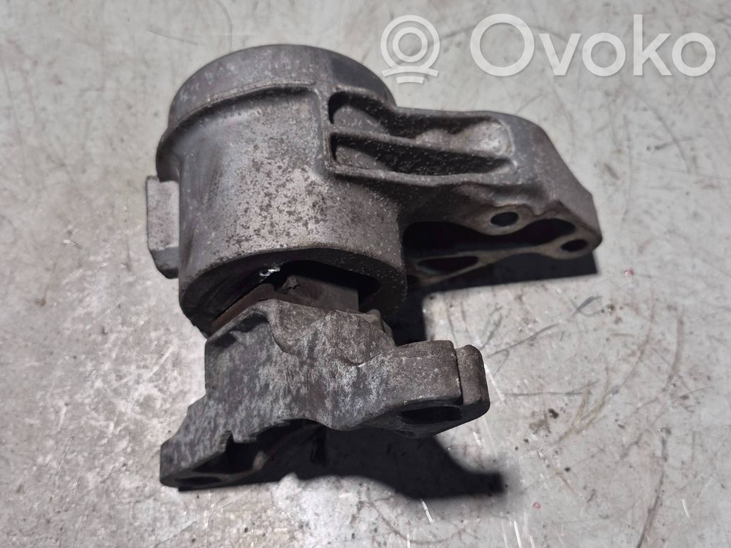 Engine mount bracket   DS736F012GG,20151111