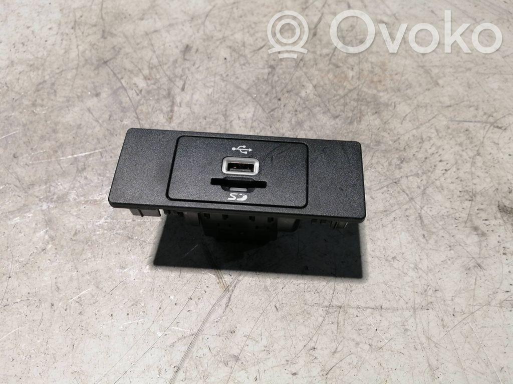Ford Mondeo MK V USB socket connector 