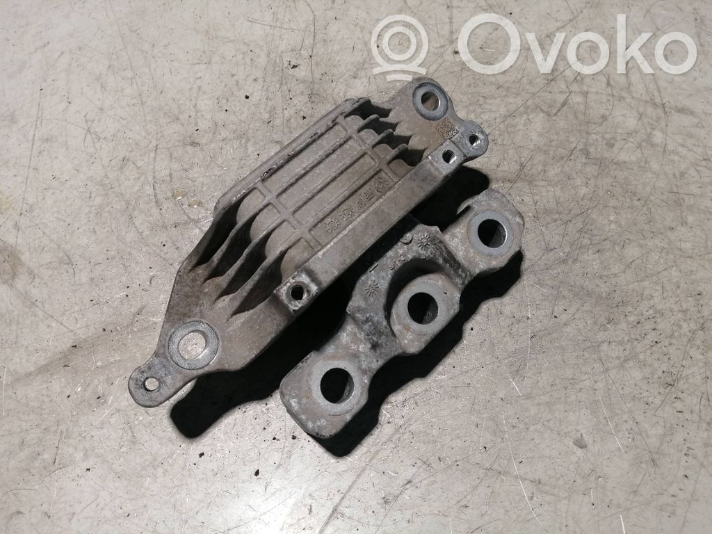 Soporte de montaje del motor