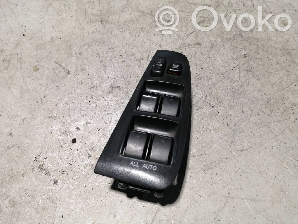 Toyota Avensis T250 Electric window control switch 