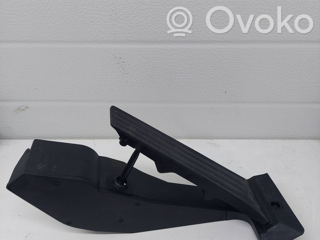 Accelerator throttle pedal   6766931,25916010