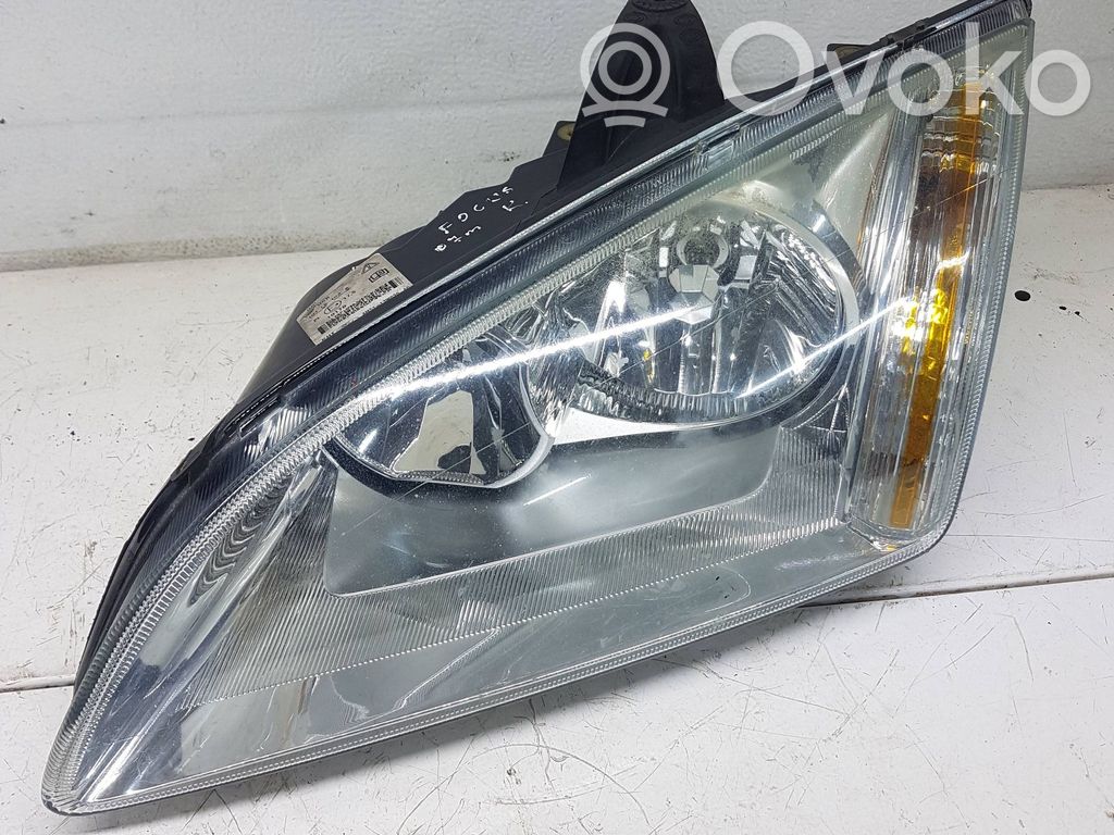 Ford Focus Headlight/headlamp 