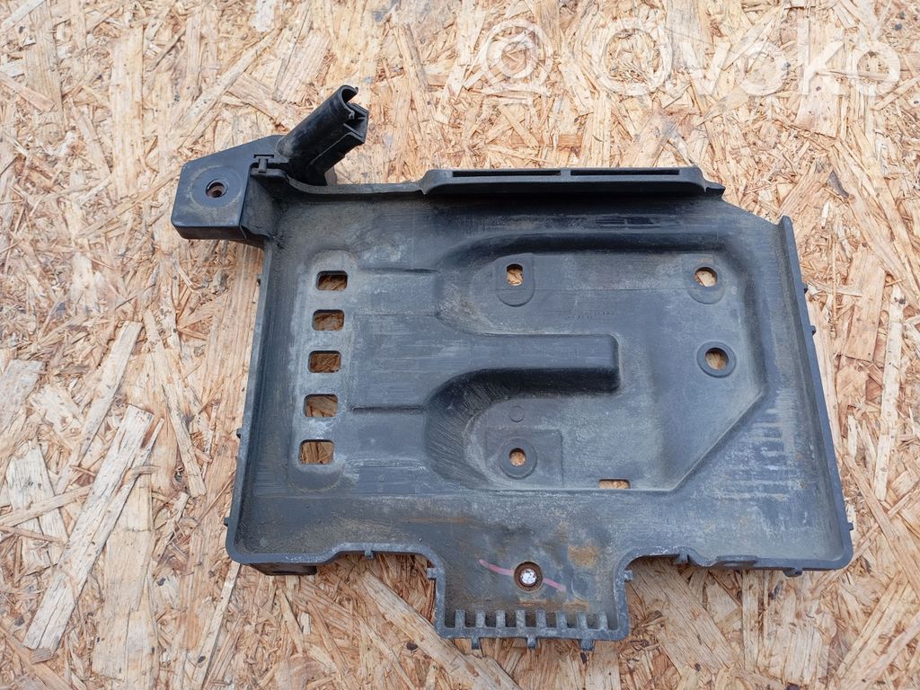 Hyundai i30 Battery tray 