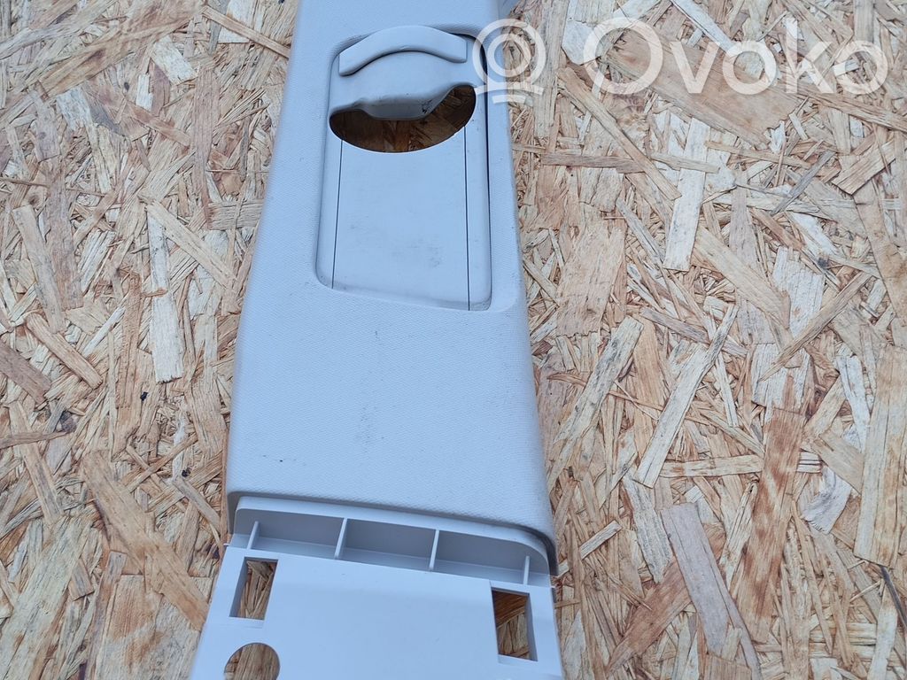 Subaru Outback Pilar (B) (superior) 