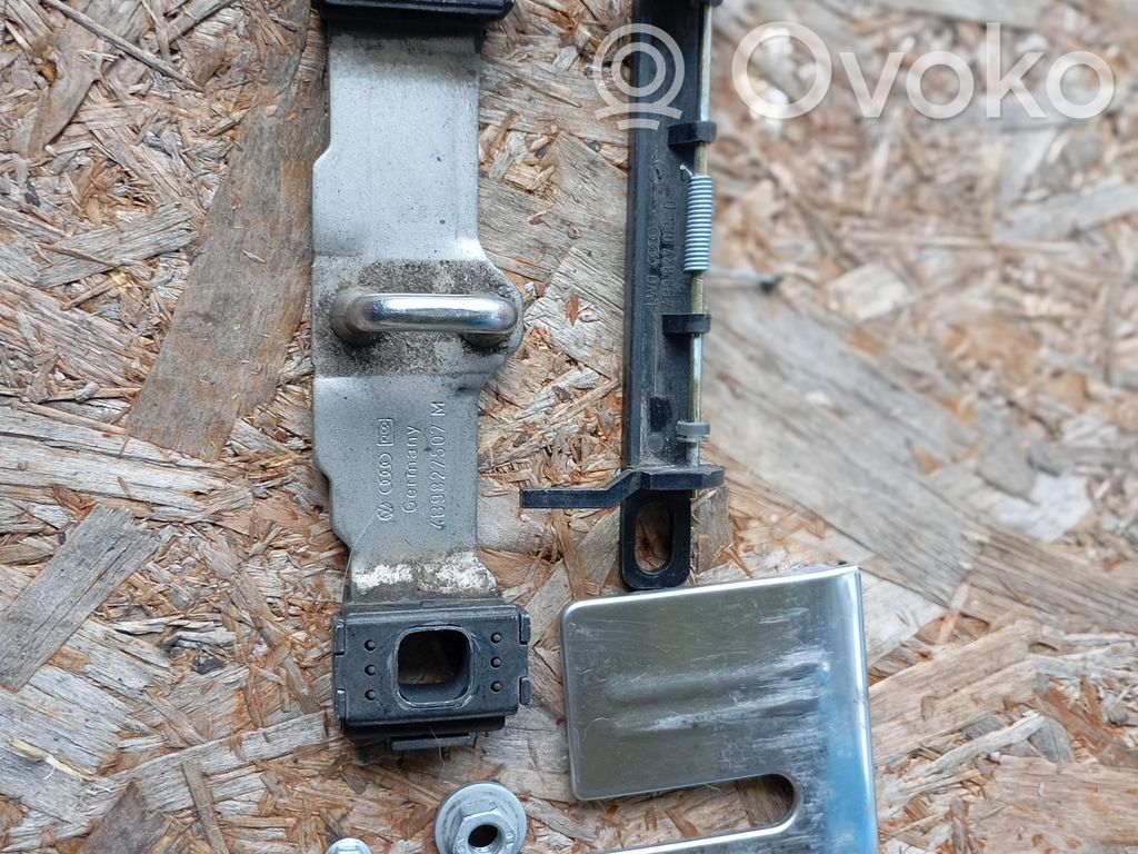 Audi A6 S6 C5 4B Loading door lock loop/hook striker 