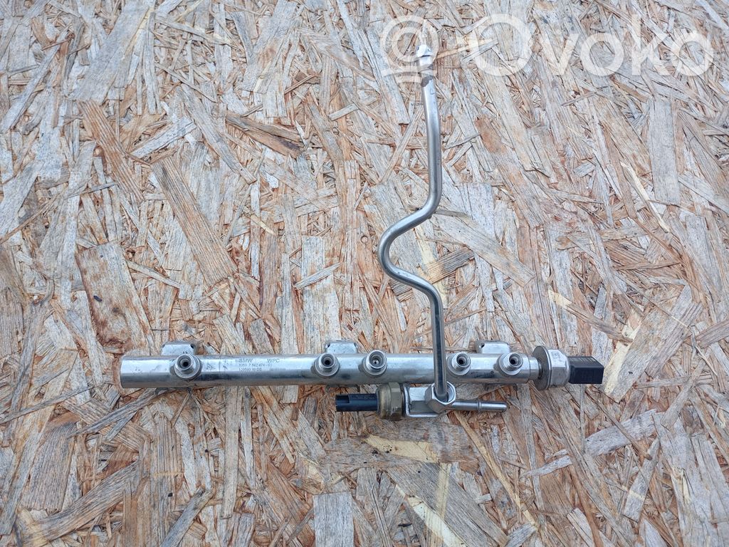 BMW 1 E81 E87 Fuel main line pipe 