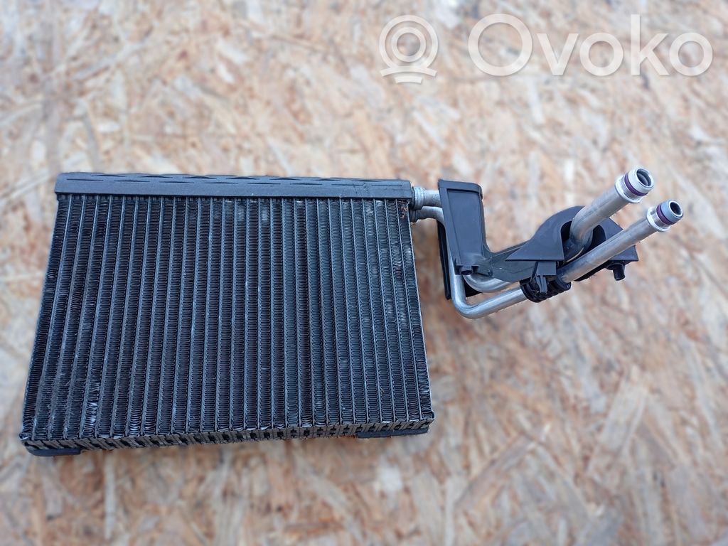 BMW 1 E81 E87 Air conditioning (A/C) radiator (interior) 