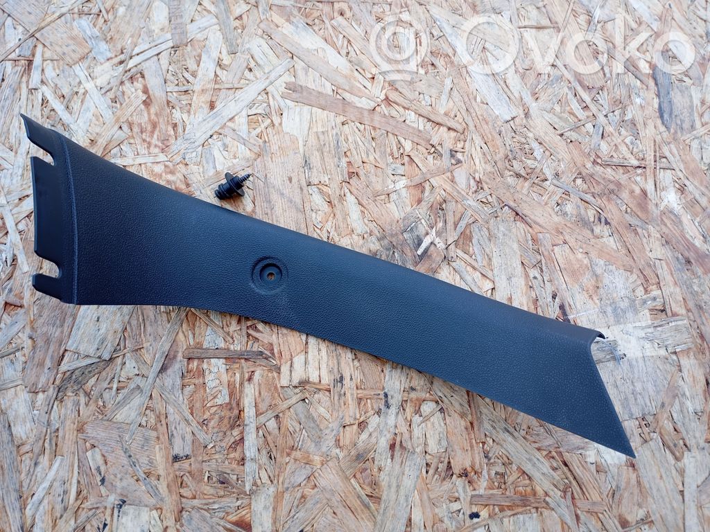 Loading door glass trim molding   7074687