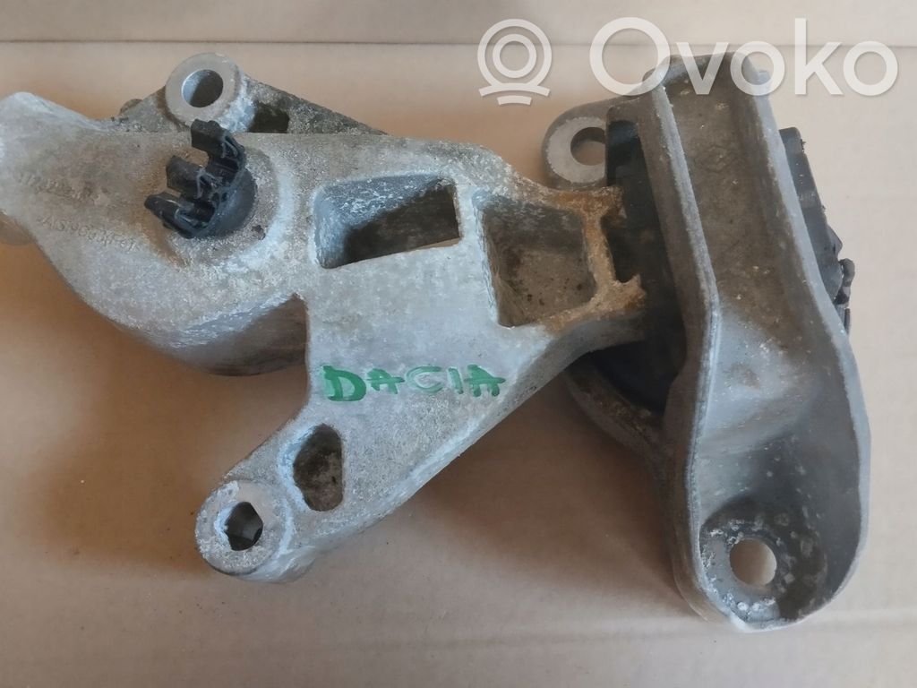 Dacia Sandero Engine mount bracket 