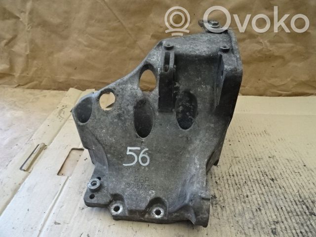 Opel Zafira B Fuel pump bracket 