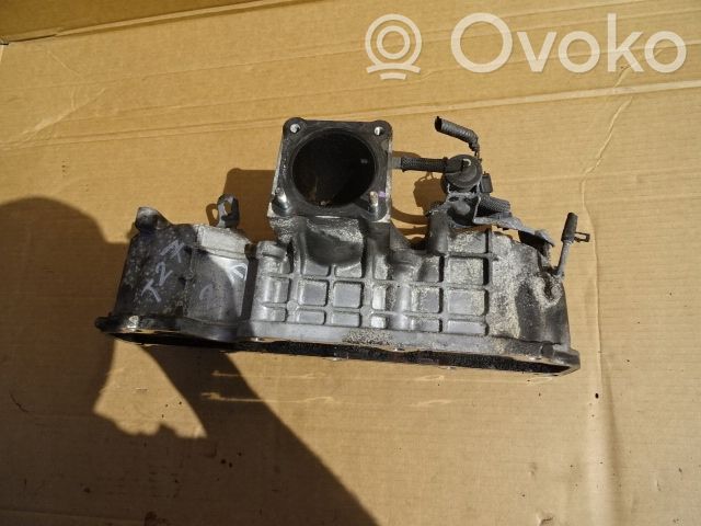 Toyota Avensis T250 Intake manifold 