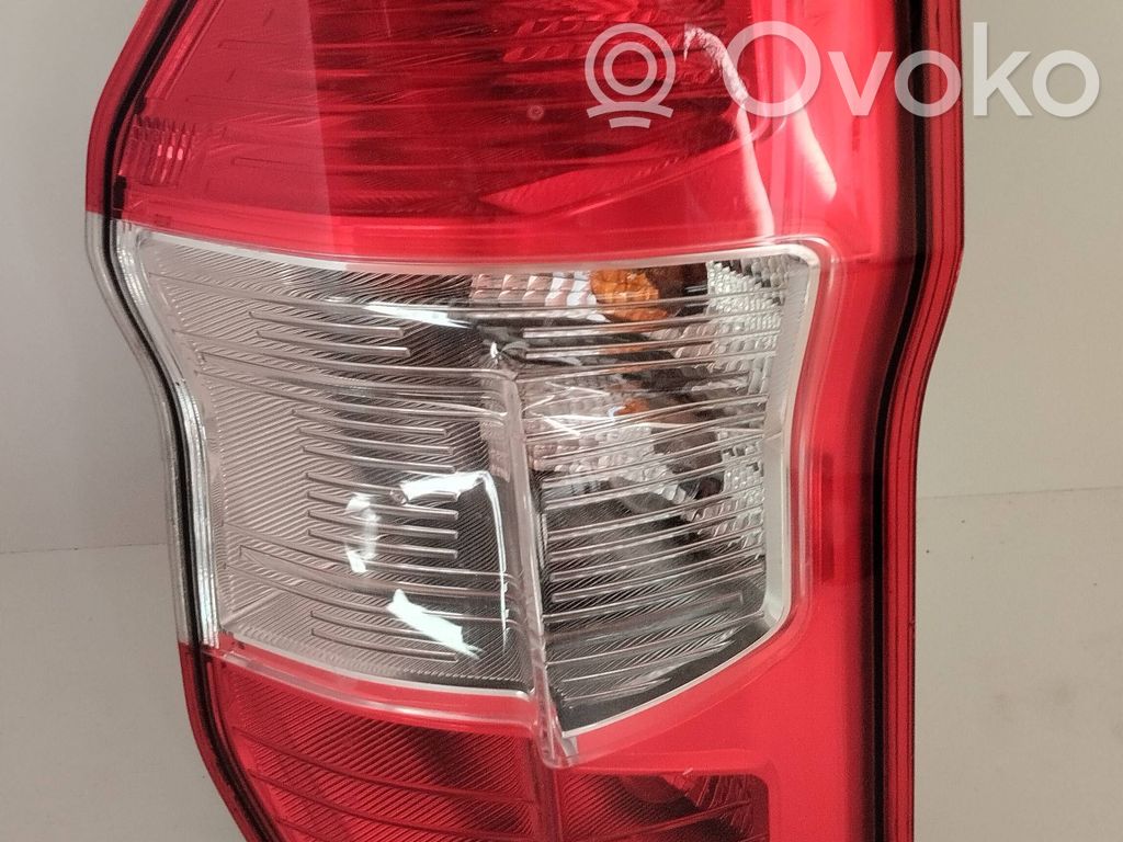 Ford Transit Courier Galinis žibintas kėbule 