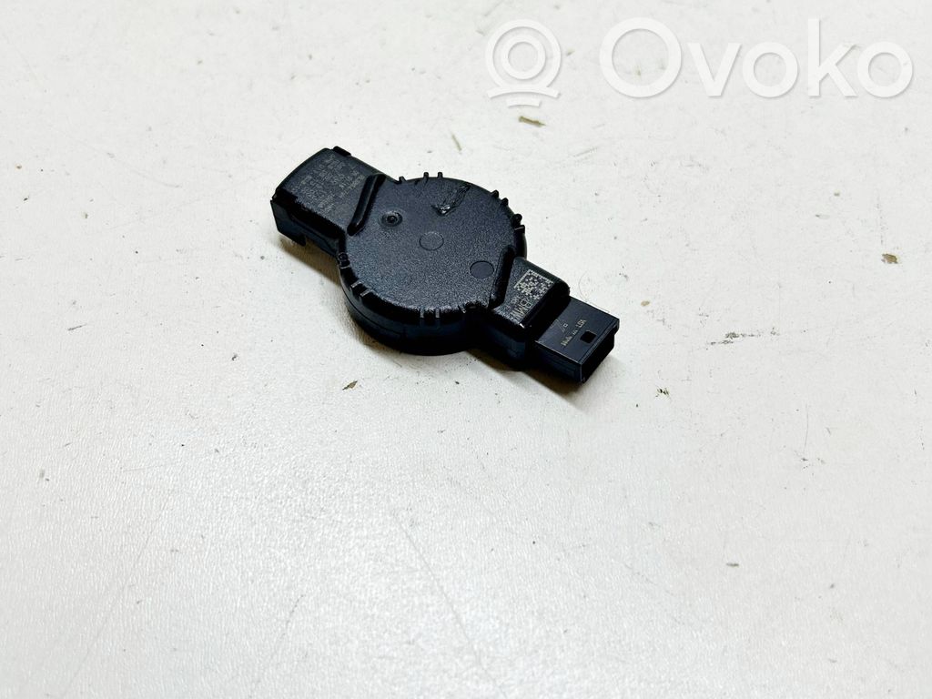 BMW 5 G30 G31 G38 Rain sensor 