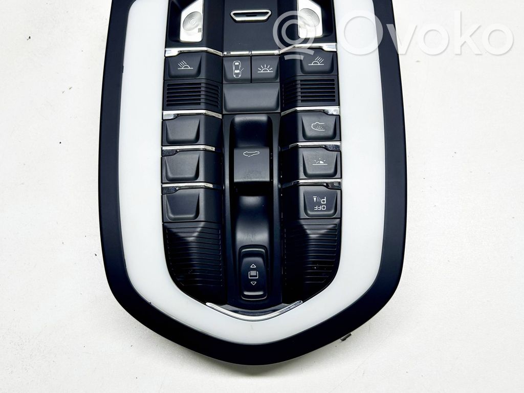 Porsche Cayenne (92A) Światło fotela przedniego 
