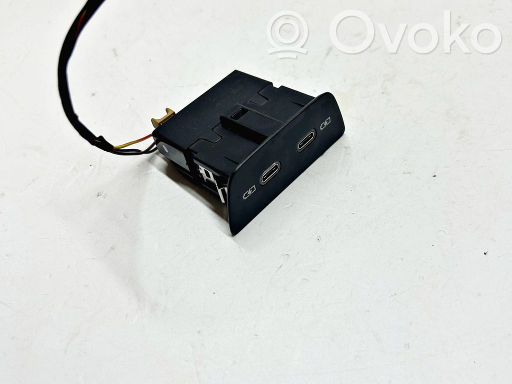 Enchufe conector USB   2G6035954,35168738,0000150150720